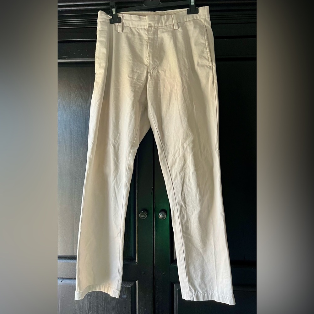 Banana Republic Men’s light tan khaki pants